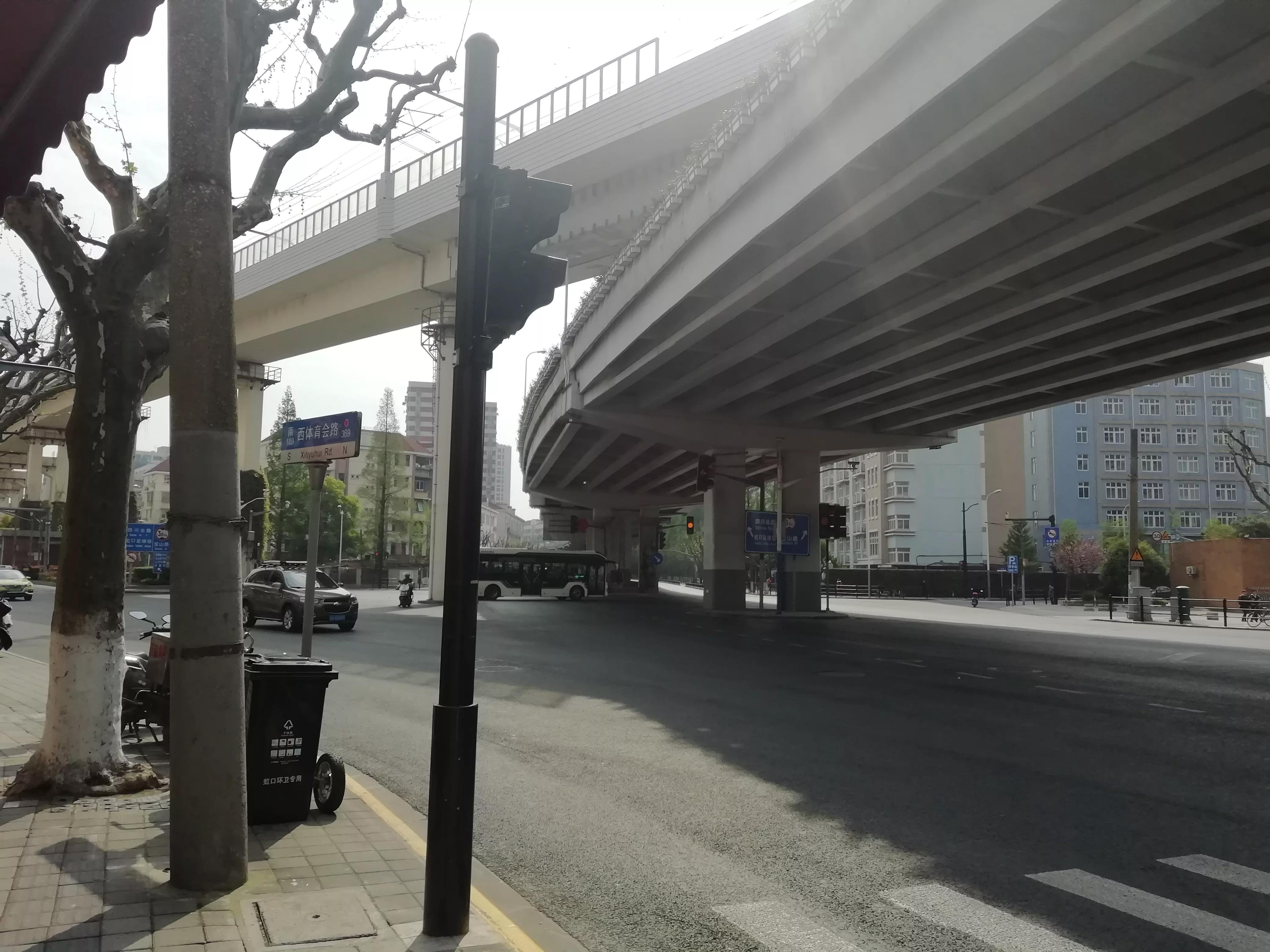 东西体育,上海体育场与虹口体育场