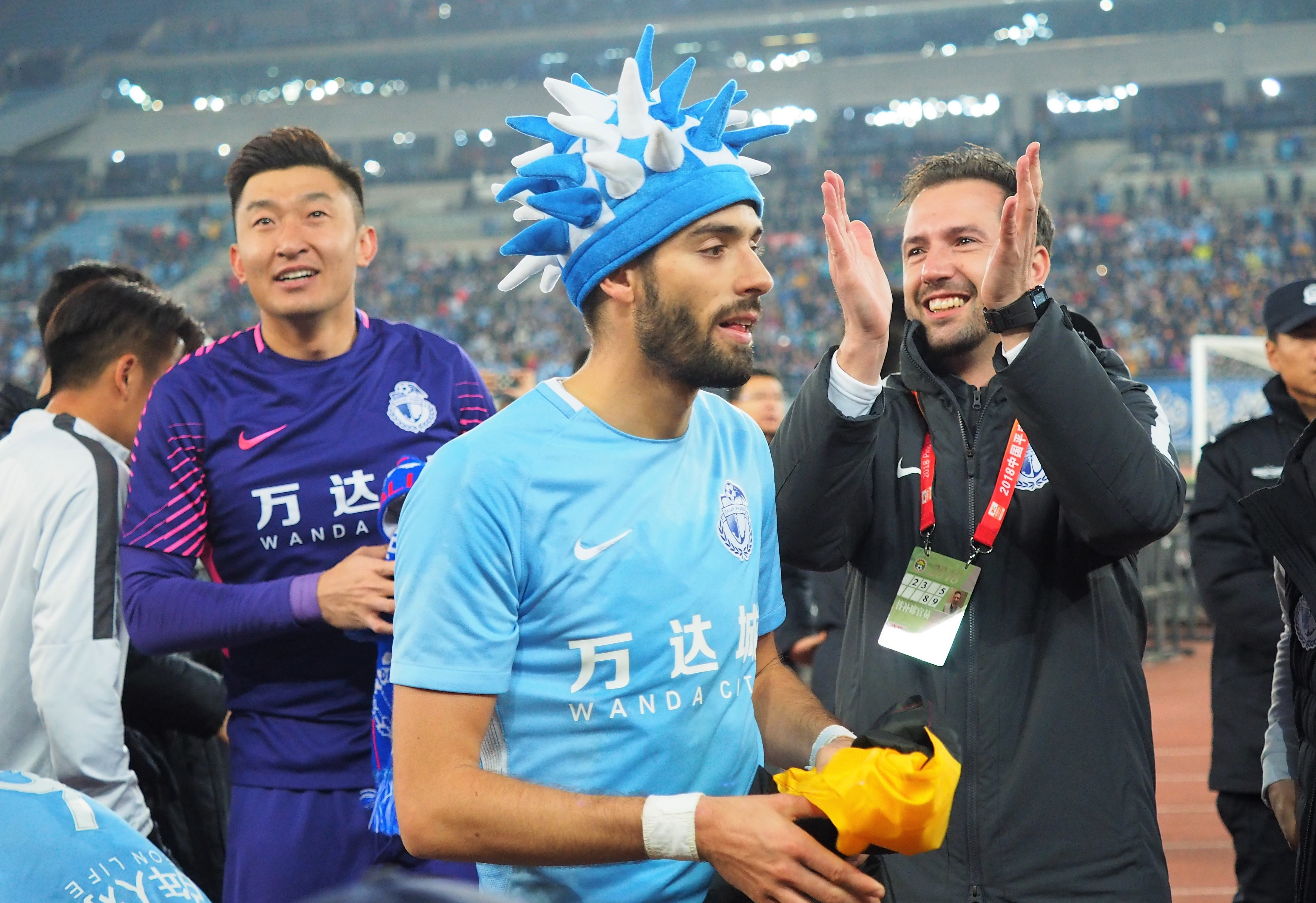 陈洋亚泰最新消息,上海双雄火力足亚泰换帅终取胜