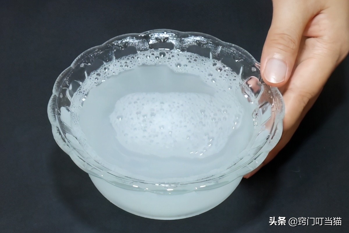 去除油渍小妙招清洗抽油烟机,如何清洗油烟机污垢最有效方法