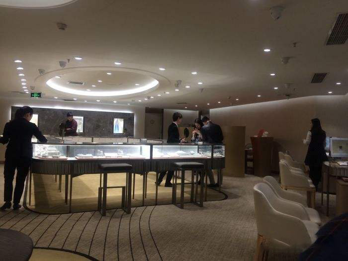 品牌钻戒和定制钻戒,如何选定制钻戒的品牌和价格