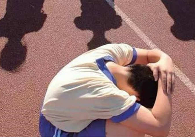 没出息的孩子经常在学校被欺负,在学校什么孩子容易挨欺负