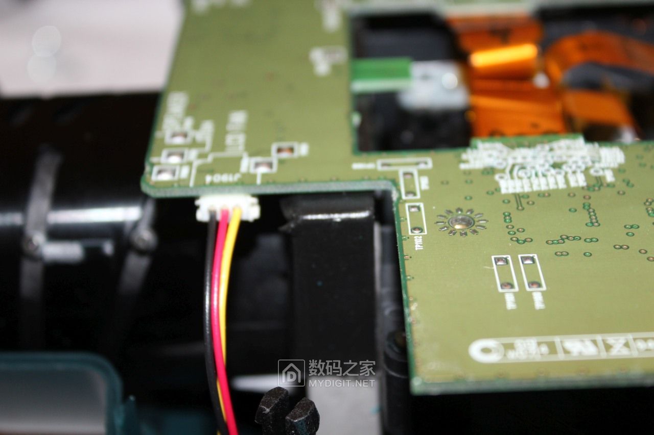 都是钽电容惹的祸：拆修宝施玛（Proxima）3LCD投影机三无故障