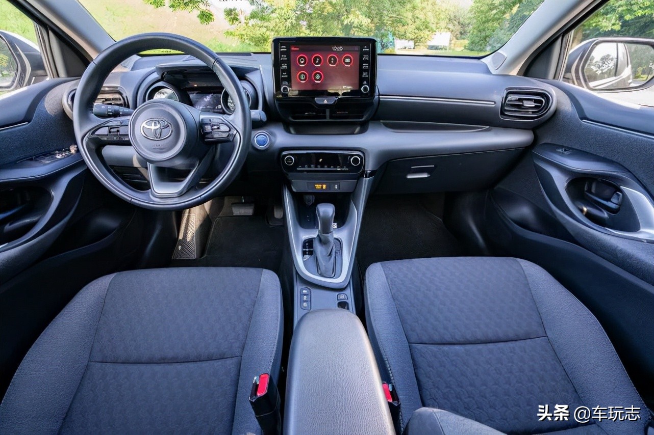 混合动力车丰田雅力士视频,丰田全新雅力士yariscross