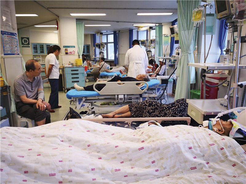 我国过去30年肺癌死亡率上升465%，虽然靶向药让晚期患者的生存期翻倍，但耐药性等因素仍让肺癌治疗复杂化