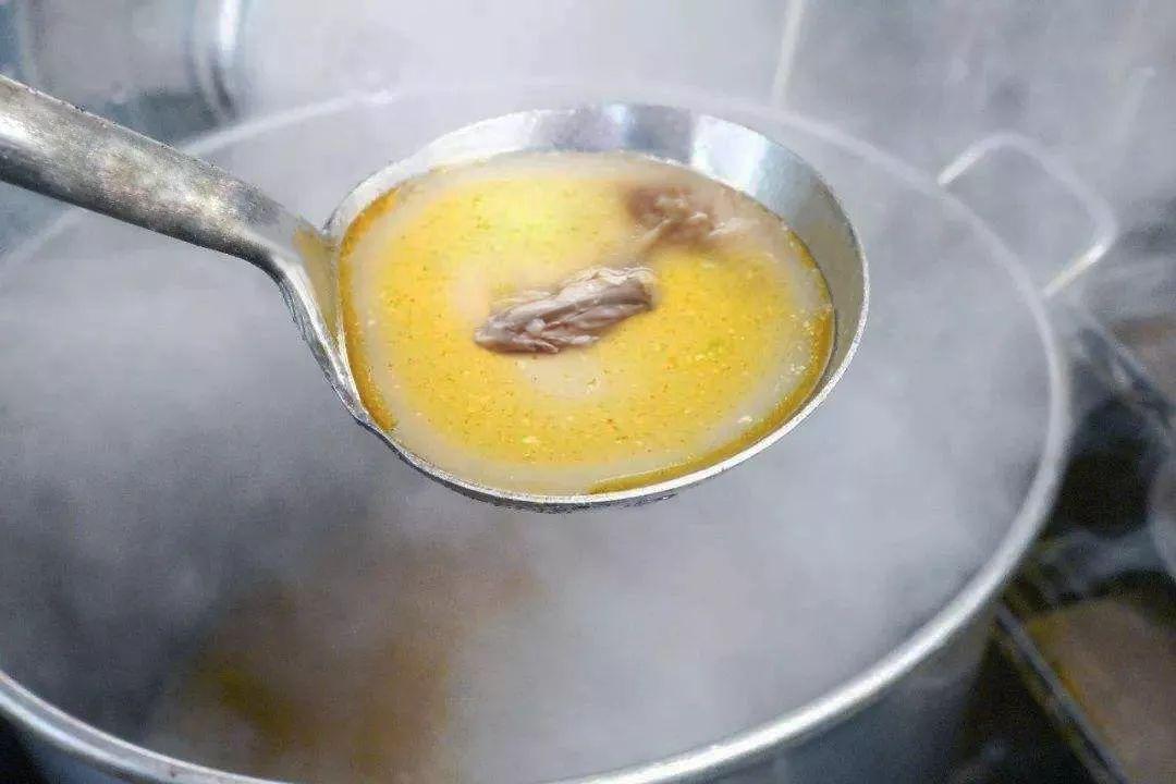 高汤不是“万能汤”，怎么熬才能又白又鲜，做法、用途讲究很多
