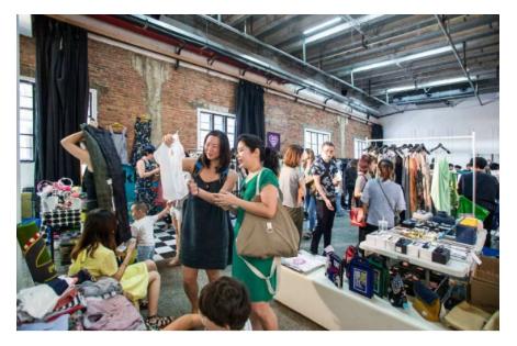 实体服装店可以摆地摊吗？实体服装店摆地摊的好处