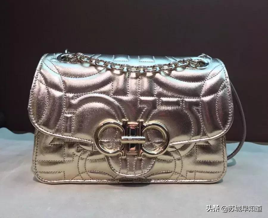 七月伊始献礼！买就送兰蔻小样、科颜氏金水，范思哲等大牌5折起