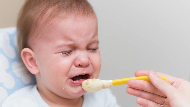 宝宝每顿都不好好吃饭怎么办,宝宝总是不好好吃饭