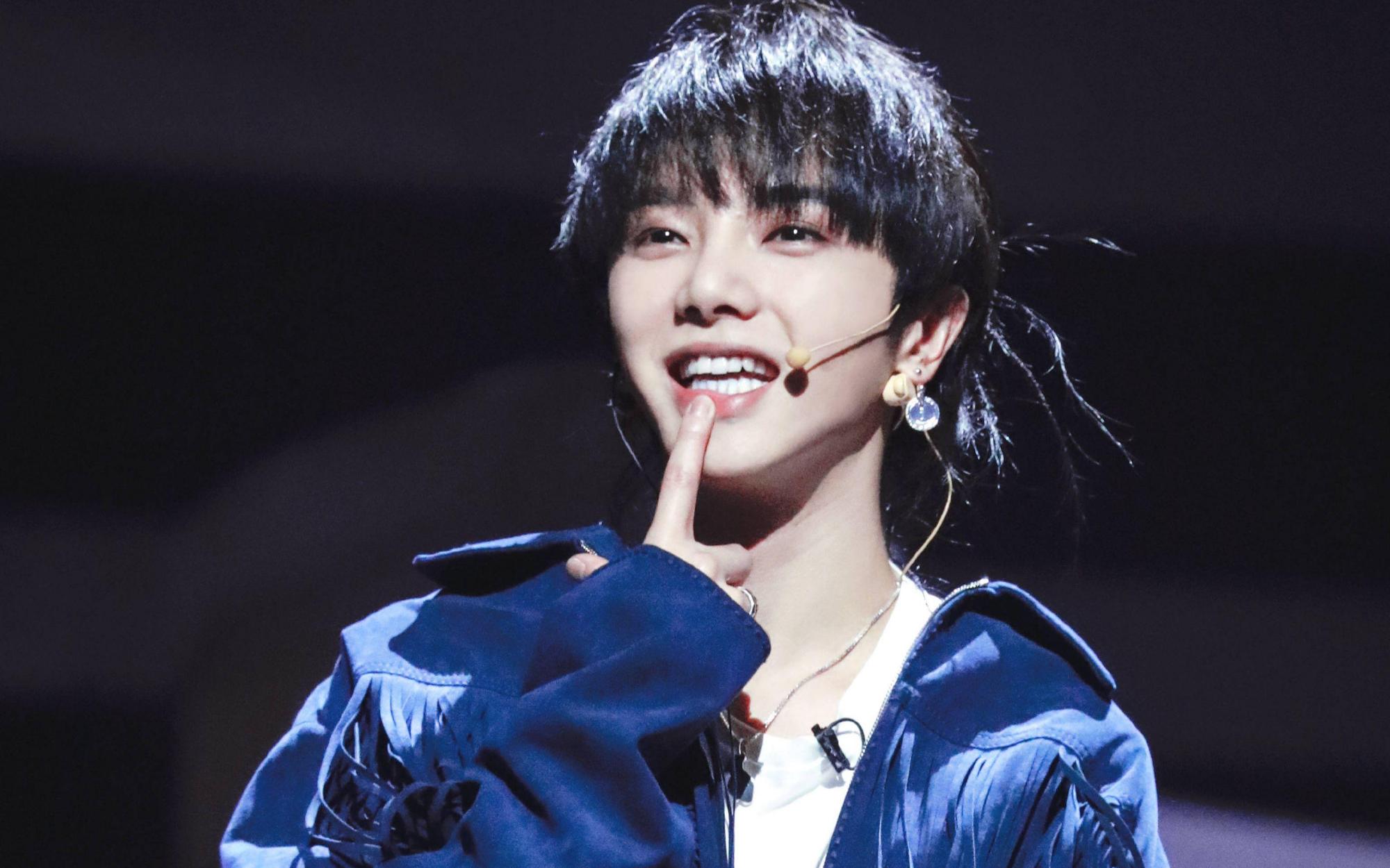 华晨宇承认与张碧晨育有一女,两人的爱情如小说剧情