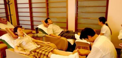 做按摩工作女人好不好,从事按摩业的女人心里都会失落吗