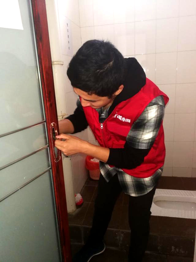 鏄屼箰涓囪兘灏忓摜,涓囪兘灏忓摜灞变笢