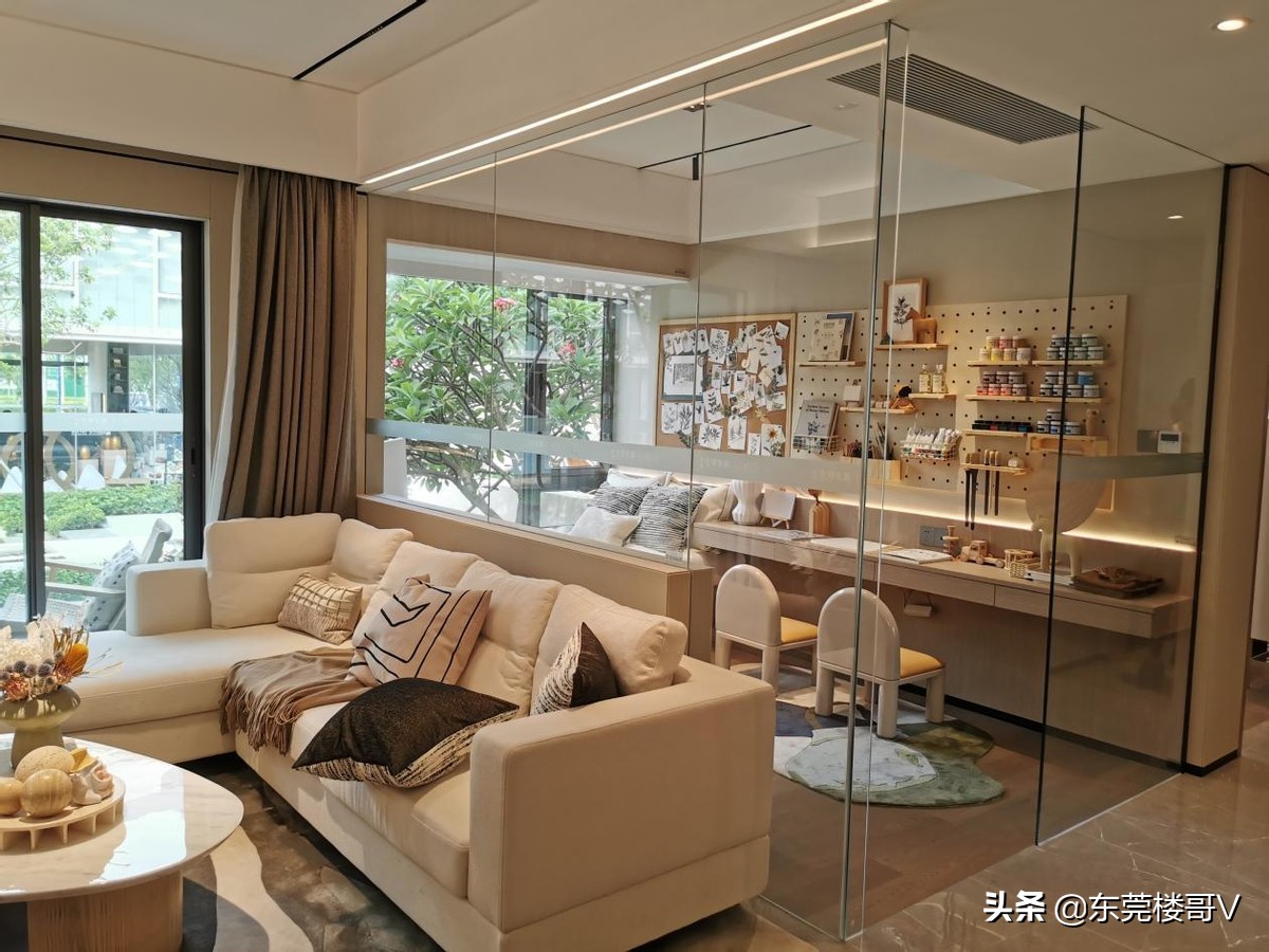 楼哥炒股不迷路,东莞华侨城天鹅堡和中海左岸东宸