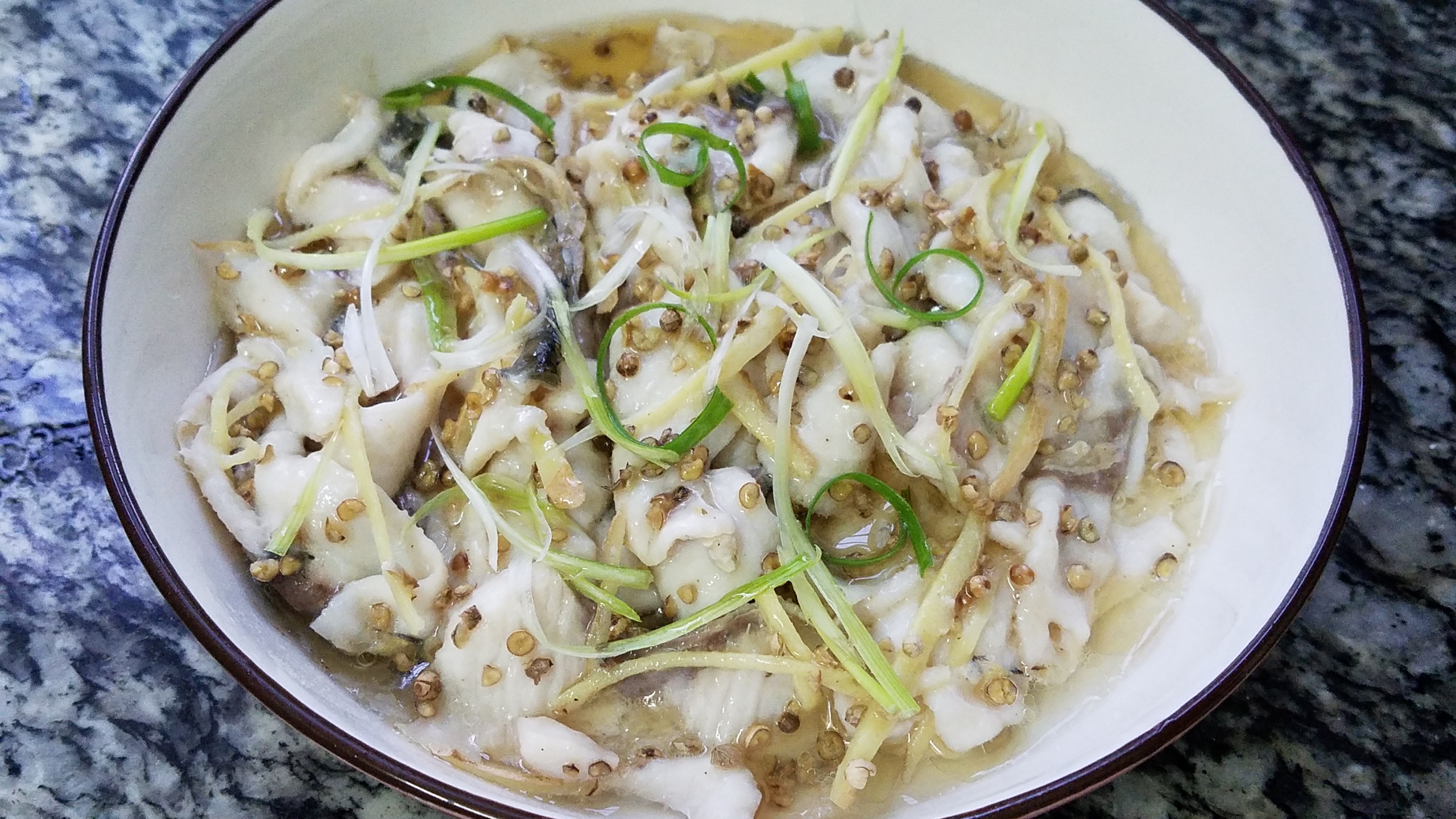 草鱼怎么炖好吃又简单方法大全,炖草鱼最简单好吃的做法