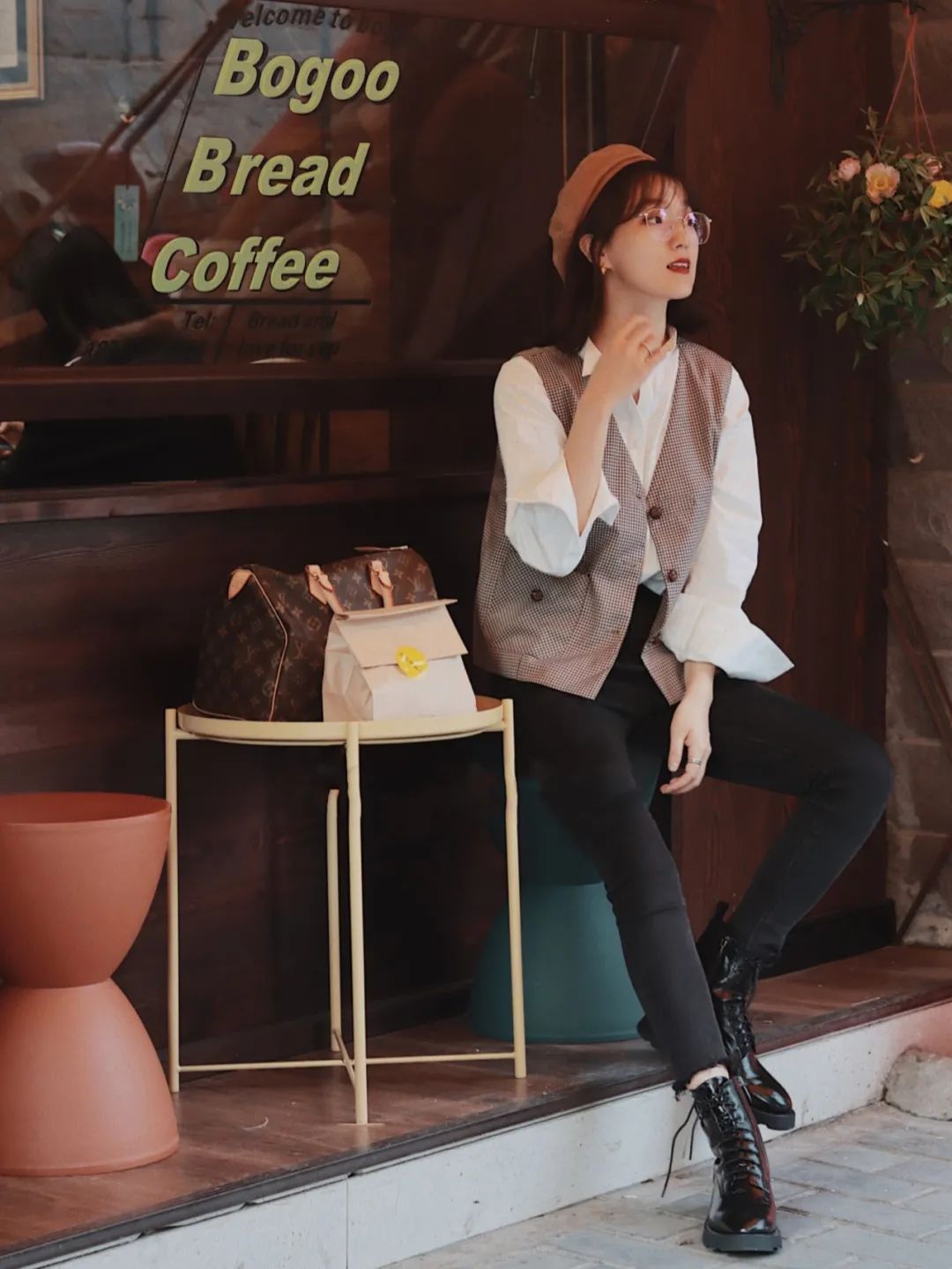 胖mm粗腿马丁靴冬季加绒羊羔绒,今年最火的中筒靴粗腿圆头马丁靴