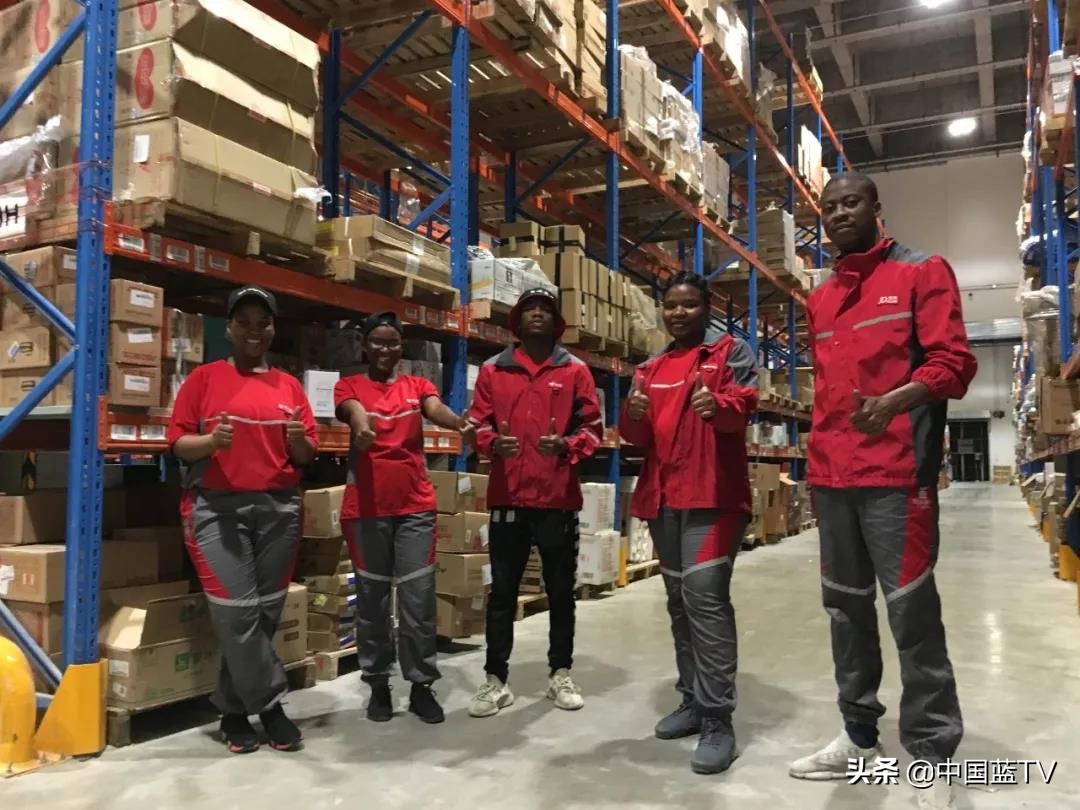 大家好，我们来自南非，正在帮杭州人打理快递