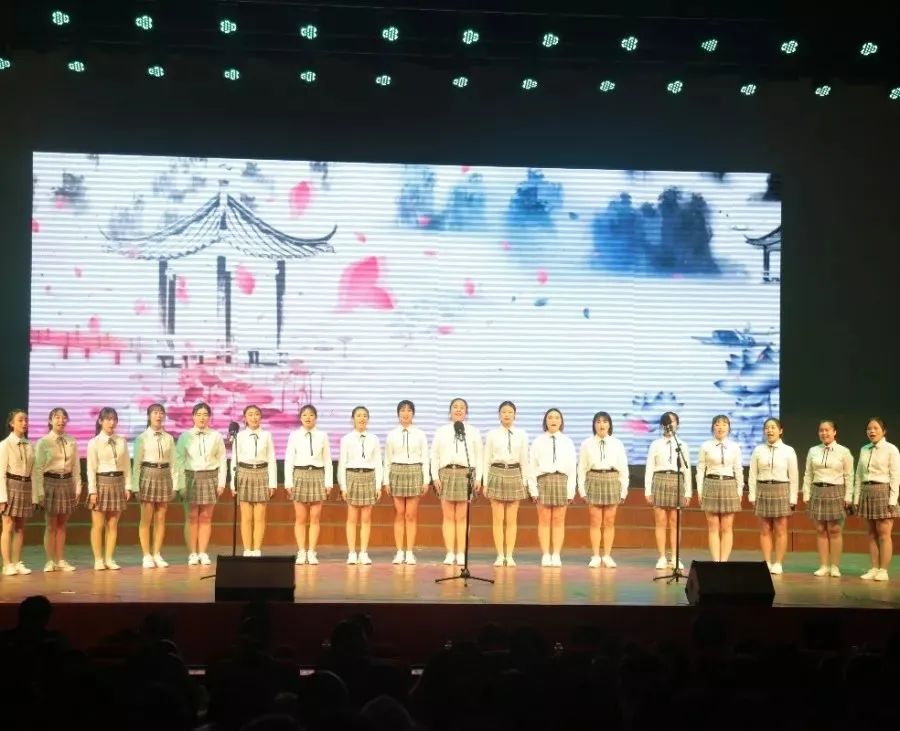 2021阜新高等专科学校中专招生,阜新高等专科学校2004年招生专业