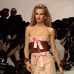 美若天仙却遭家暴毁容,荷兰顶级超模沦落为夜店女郎