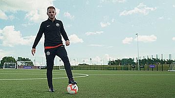 职业球员常用的转身,三种基本转身过人