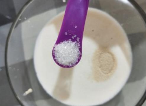 小米加鸡蛋做糕最简单的做法,山药小米胡萝卜鸡蛋蒸糕