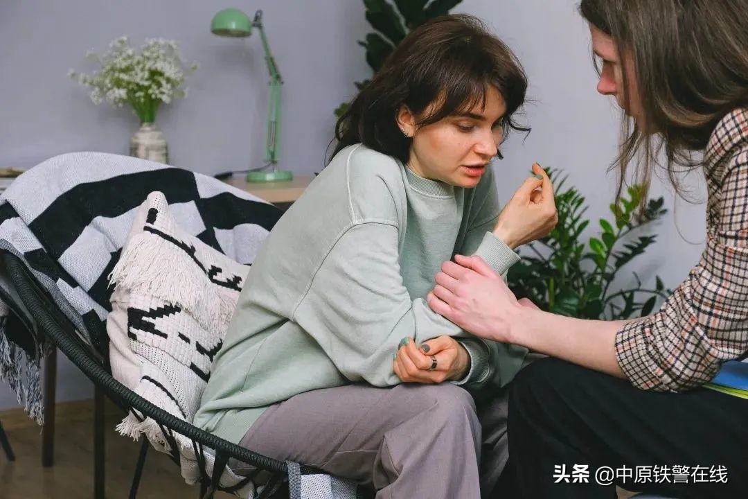 抑郁症会对身边的人发火吗,朋友感觉自己有抑郁症怎么开导