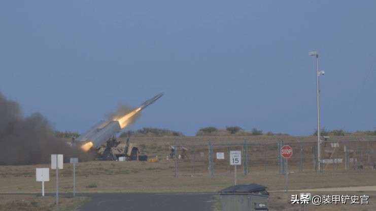 美军佩里级导弹护卫舰,美军演习击沉小鹰号