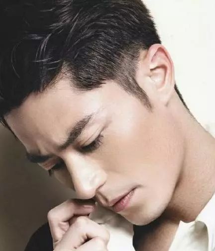 朱一龙霍建华睫毛,朱一龙睫毛有多长