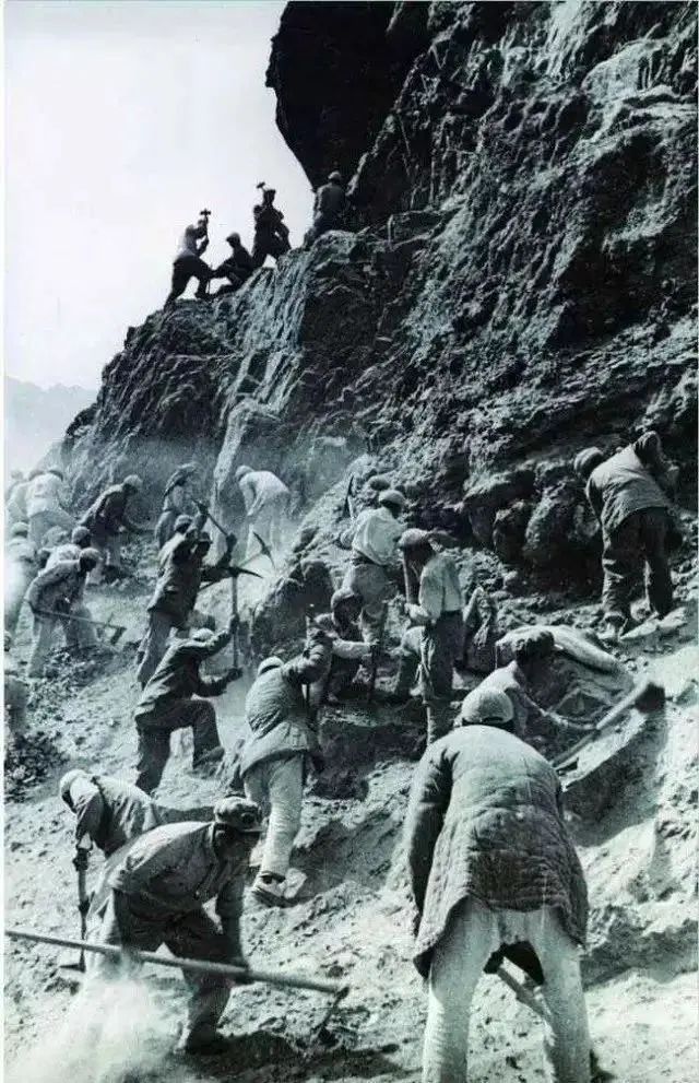 关于河南郑州暴雨的故事简短,郑州的暴雨故事简短介绍