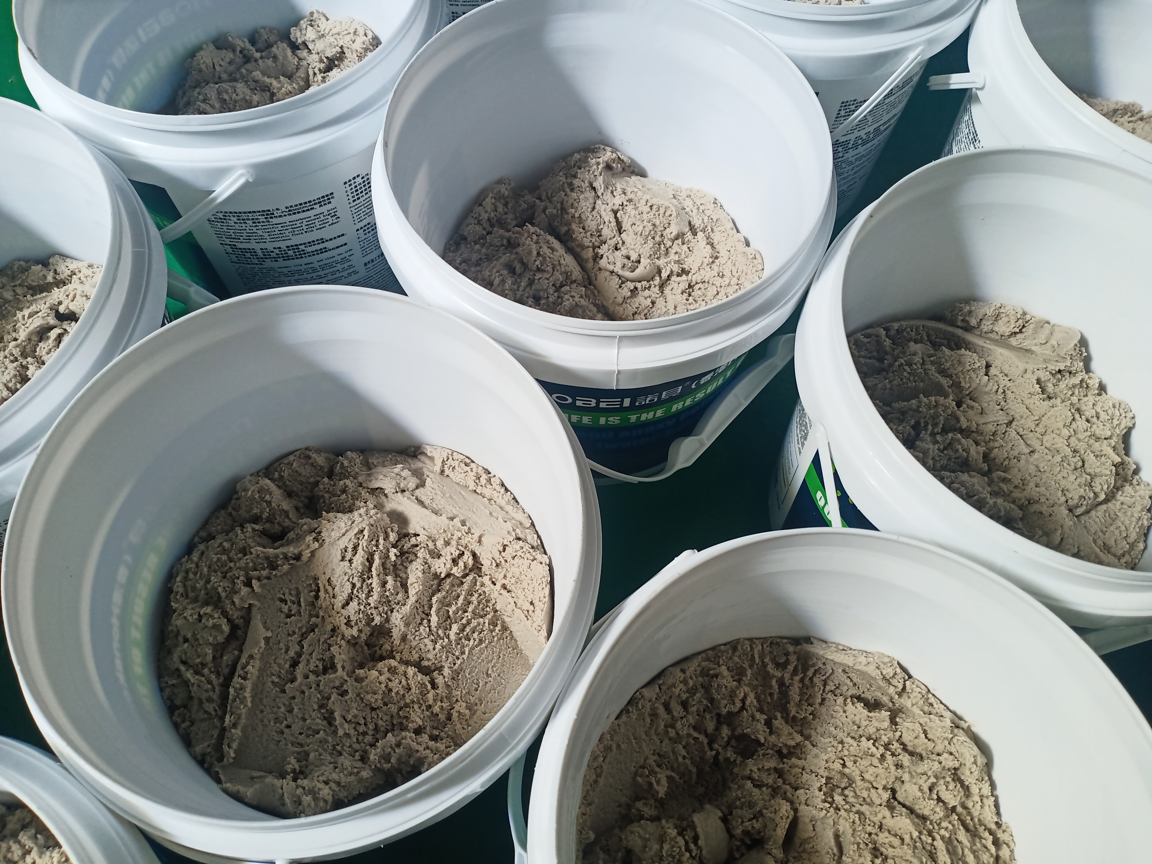 环氧彩砂和德高美缝剂哪个好,马贝填缝剂和德高环氧彩砂哪个好