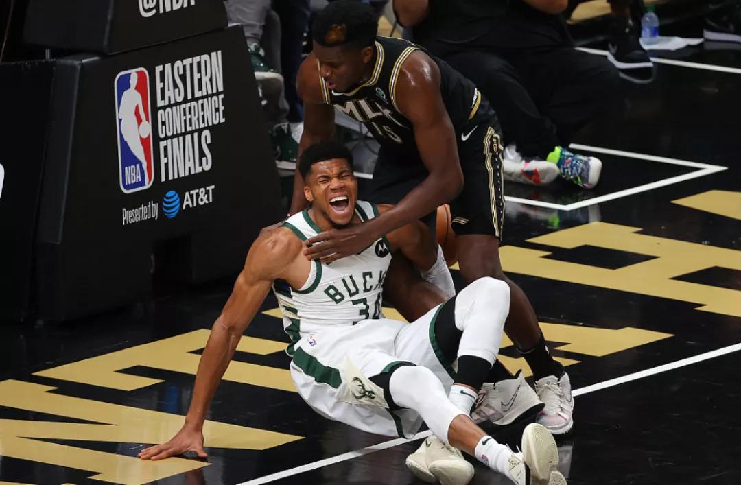 字母哥受伤比欧文重吗,字母哥又受伤了吗