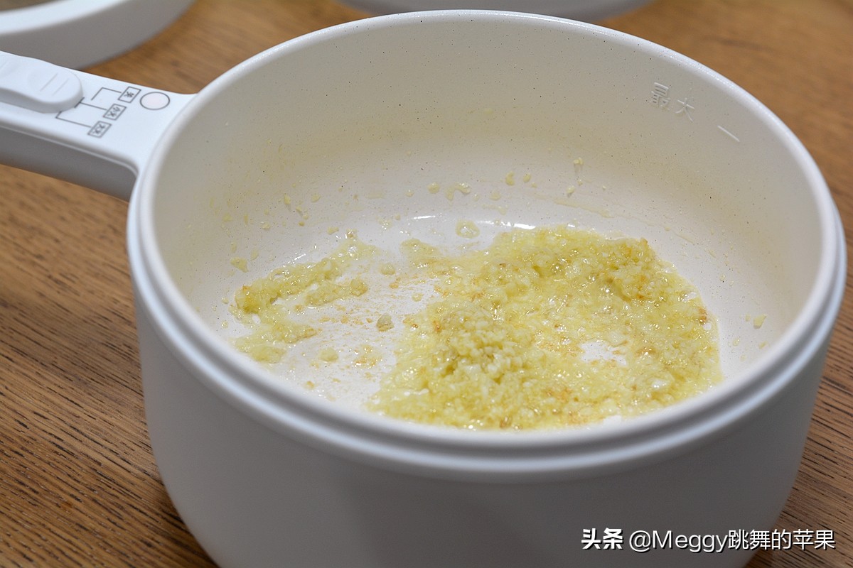 母女俩午餐简单又好吃,一家三口精致午餐