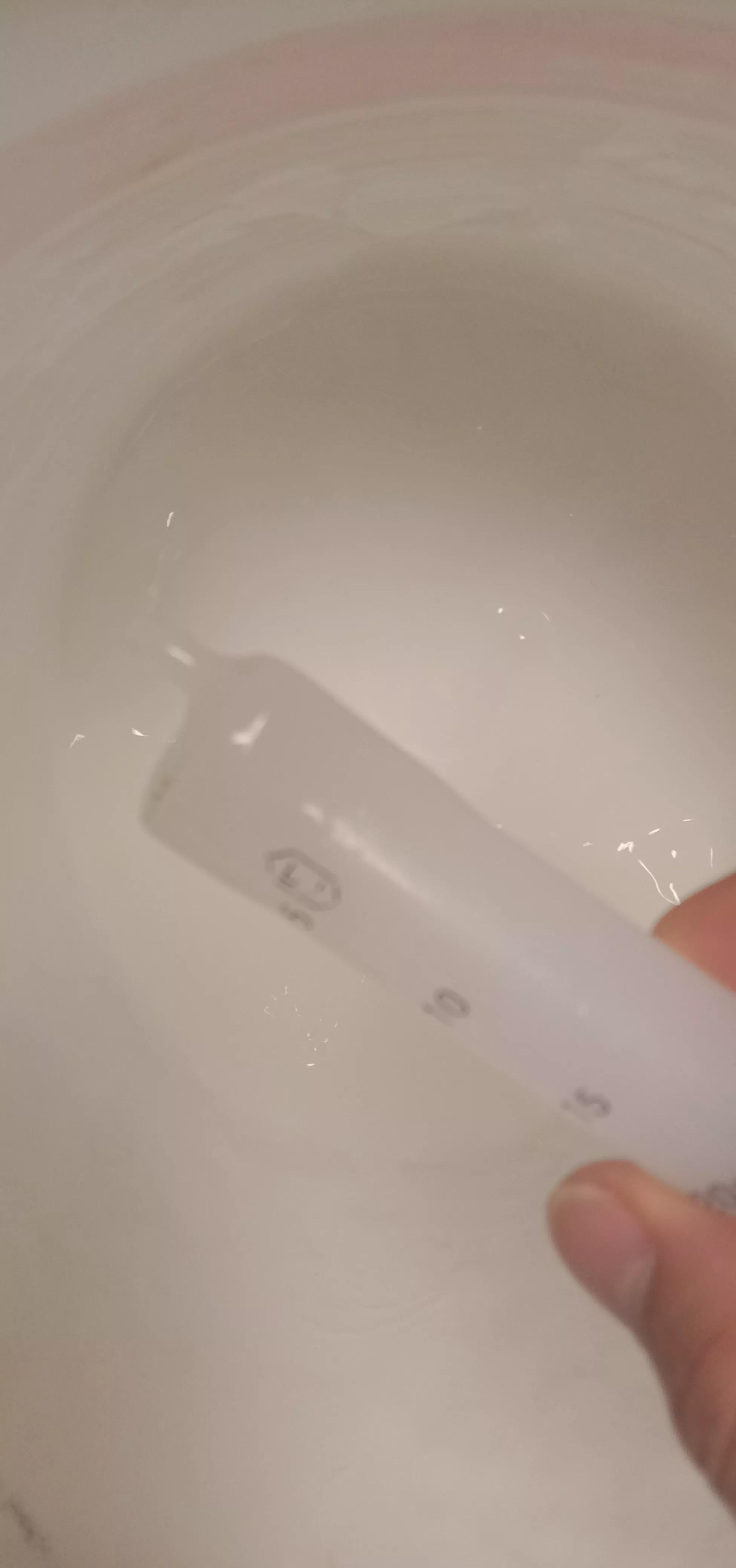 家里壁纸破了洞怎么遮盖,家里贴的壁纸有裂缝怎么处理