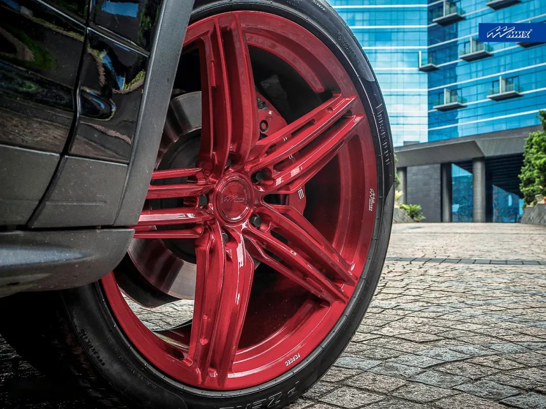 保时捷红色卡钳配20轮毂,保时捷红色配什么颜色