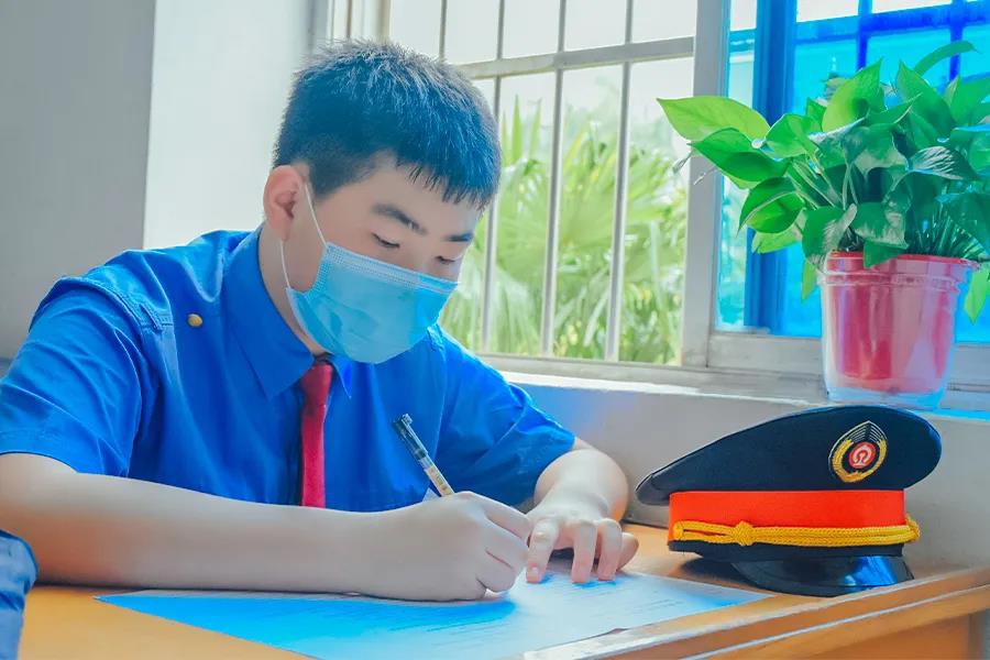 西安灞桥区齐力铁路学校,西安铁路齐力学校招生简章