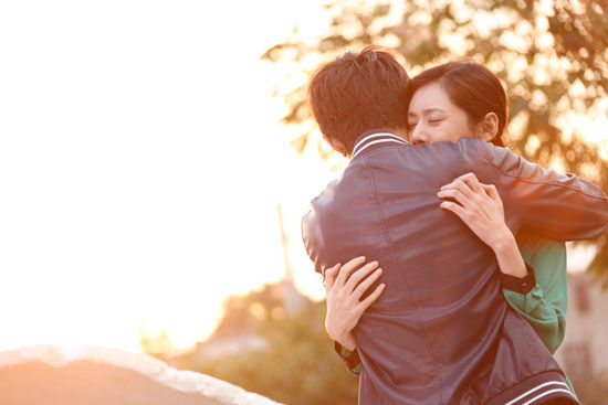 追了很久的女生向我表白怎么办,追了好久的女生突然表白了怎么办