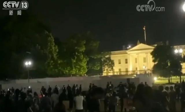 黑人被警察跪压事件升级！被杀之人竟是NBA名宿的“孪生兄弟”？