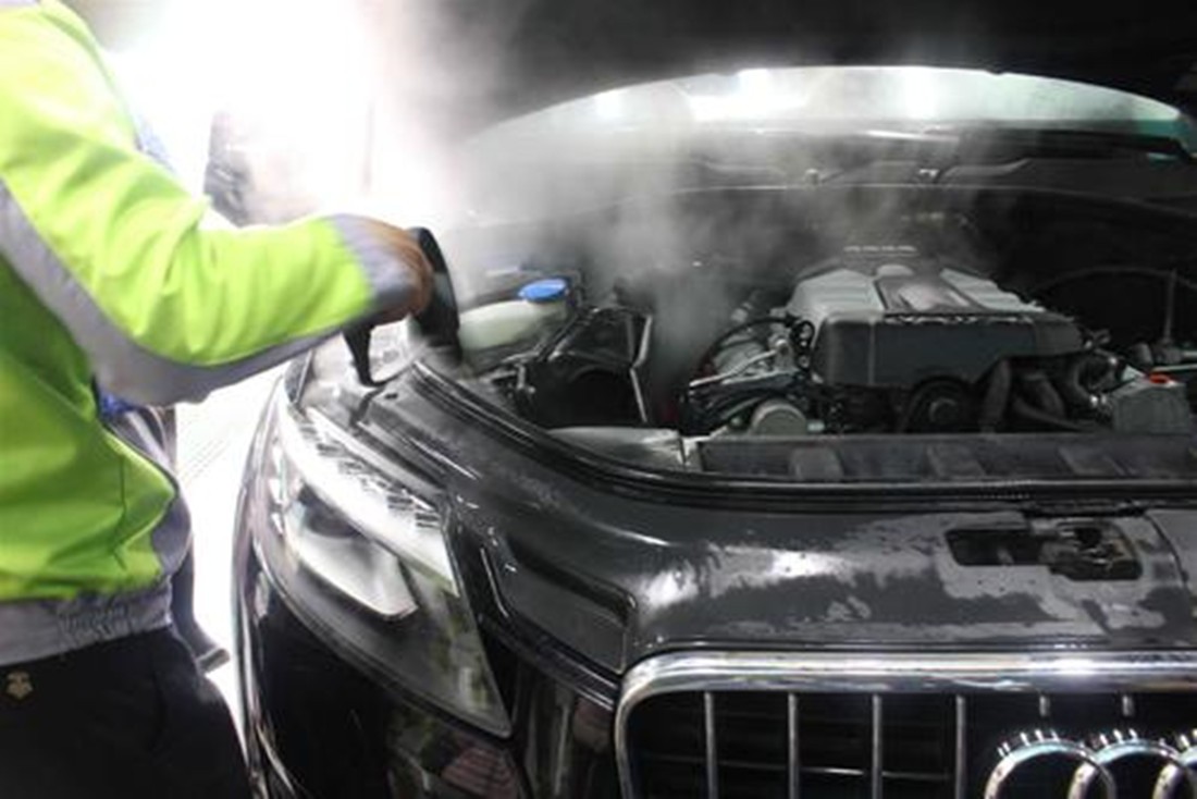 汽车被雨淋后有影响吗,汽车被雨淋了之后可以罩保护罩嘛