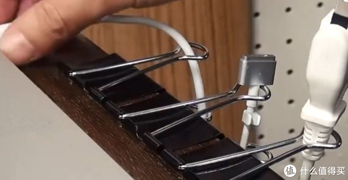 家里乱糟糟的数据线怎么收纳,家里各种数据线怎么收纳实用