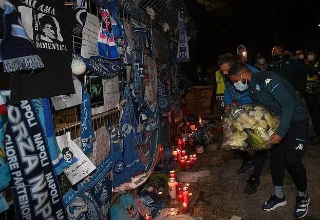 马拉多纳上帝之手拿冠军了吗,马拉多纳是梅西的什么人