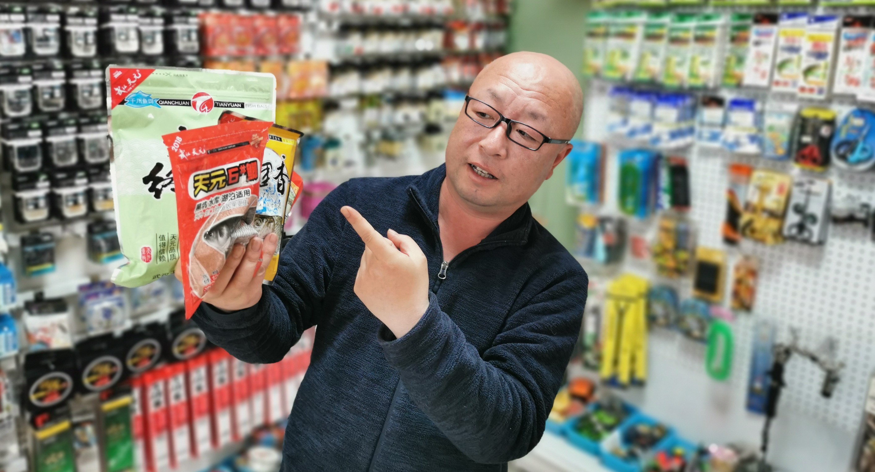 渔具网上便宜还是渔具店便宜,新手去渔具店买渔具要注意什么