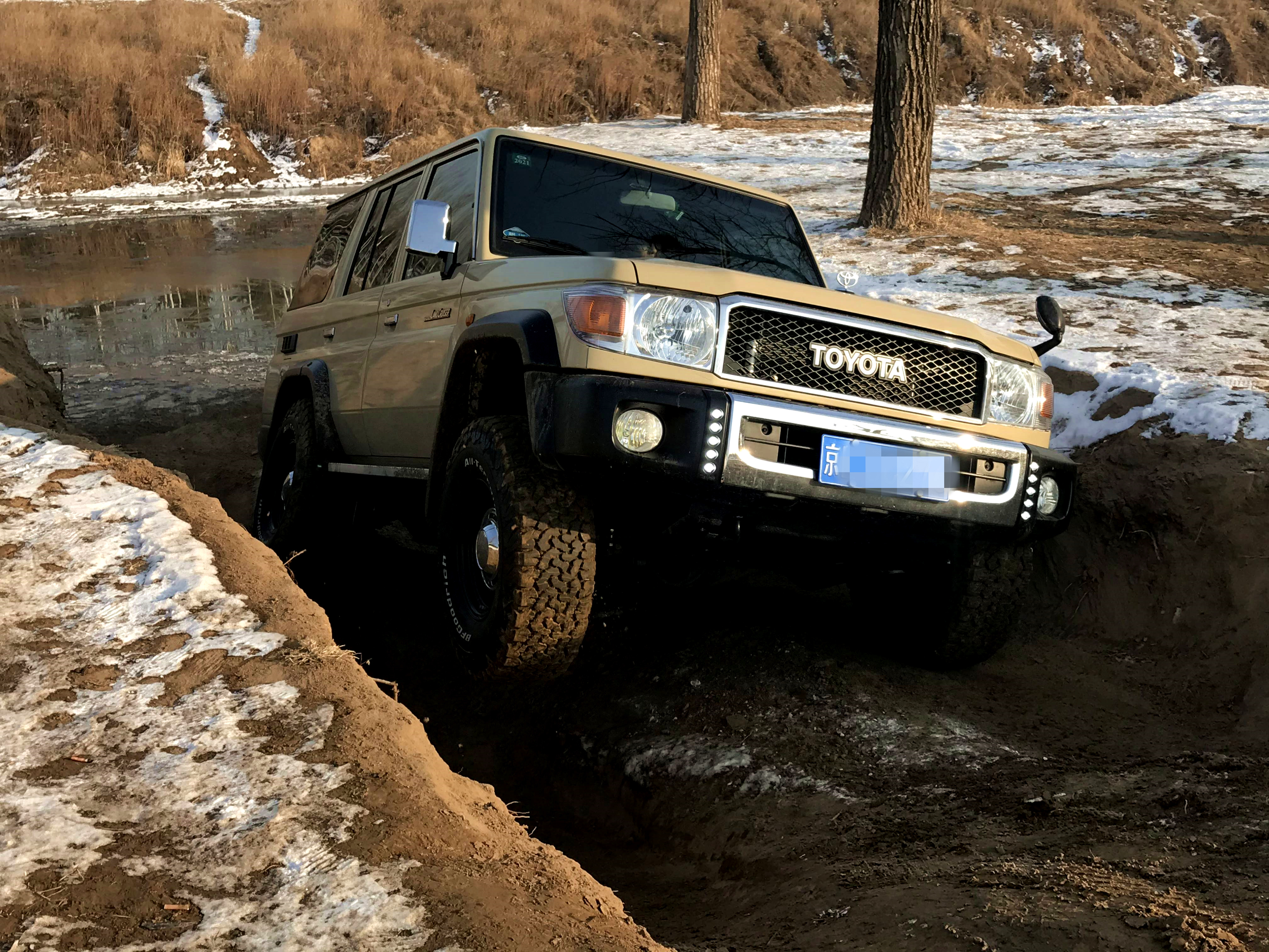 全新陆巡5.7试驾,陆巡v6版测评