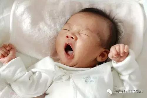 新生儿为什么会有马牙和螳螂嘴,新生儿长的马牙螳螂嘴要不要治