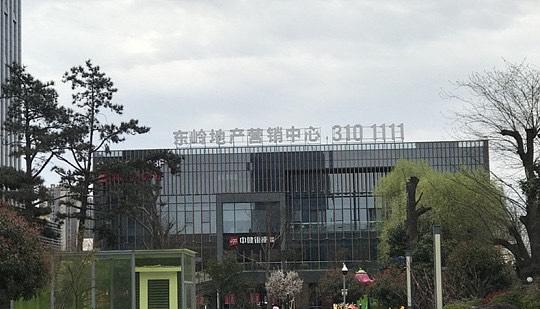 购房两年没有房产证,买房三年未交房开发商违规售房