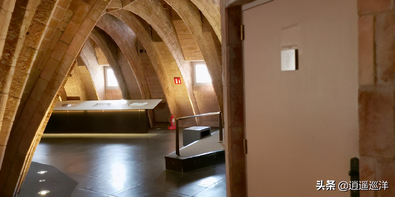 西班牙建筑大师高迪的建筑作品展,西班牙天才艺术设计大师高迪作品