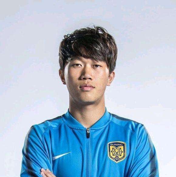 江苏苏宁队谢鹏飞,谢鹏飞替补登场不到3分钟建功