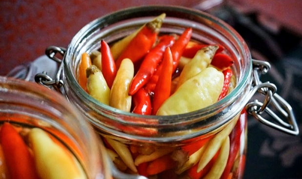 野山椒泡椒和小米辣泡椒,自做泡野山椒方法步骤