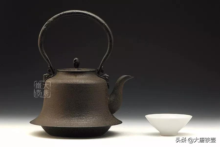 这才是正宗的日本铁壶,日本铁壶跟国内铁壶有什么区别