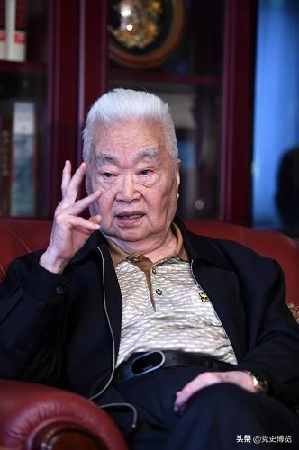 *汉斌王**记忆中的中国桥牌“荣誉特级大师”*小平邓**