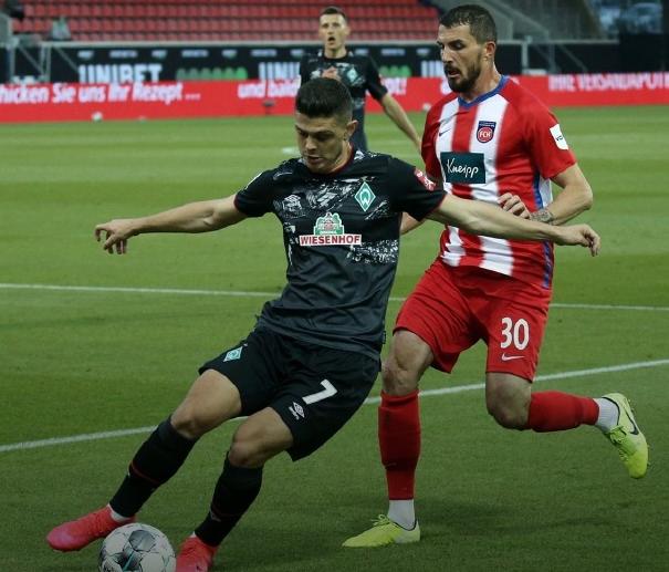 海登海姆升入德甲第一时间,德甲斯图加特对海登海姆