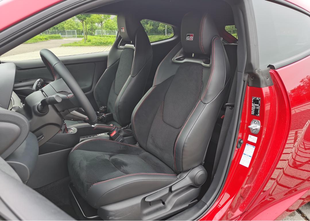 丰田gryaris试驾视频,丰田gryaris拉力