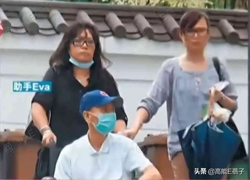 64岁“金轮法王”刘家辉与欧阳震华相聚，中风后因钱财与妻儿决裂